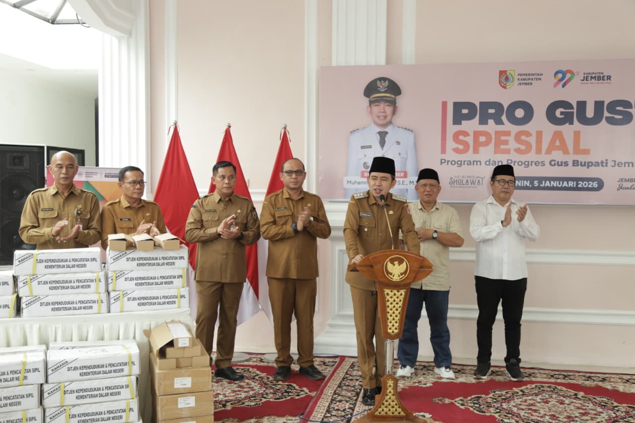 Pelayanan Adminduk Diratakan hingga Kecamatan Gus Fawait Putus Krisis Blangko eKTP dan Resmikan Peta Cinta