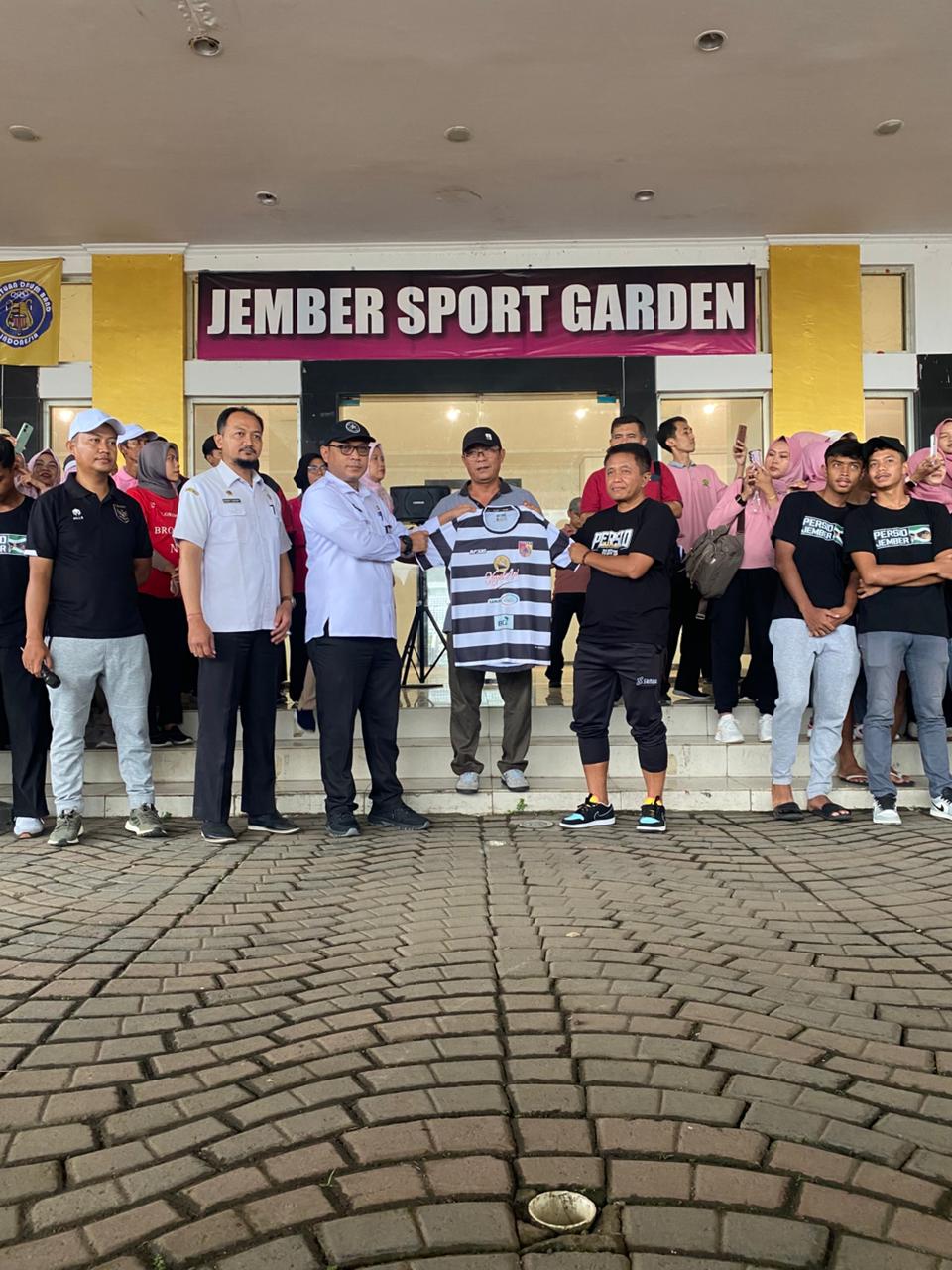Macan Raung Dilepas Menuju Semifinal Pemkab Jember Targetkan Trofi Piala Gubernur Jatim