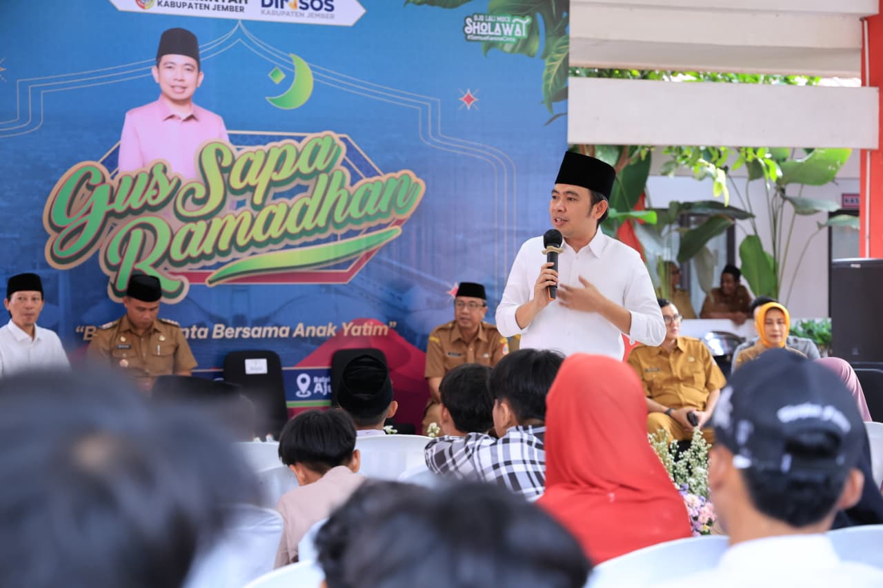 Beri Santunan Anak Yatim Gus Fawait Jangan Sampai Menyesal di Masa Tua karena Malas Belajar