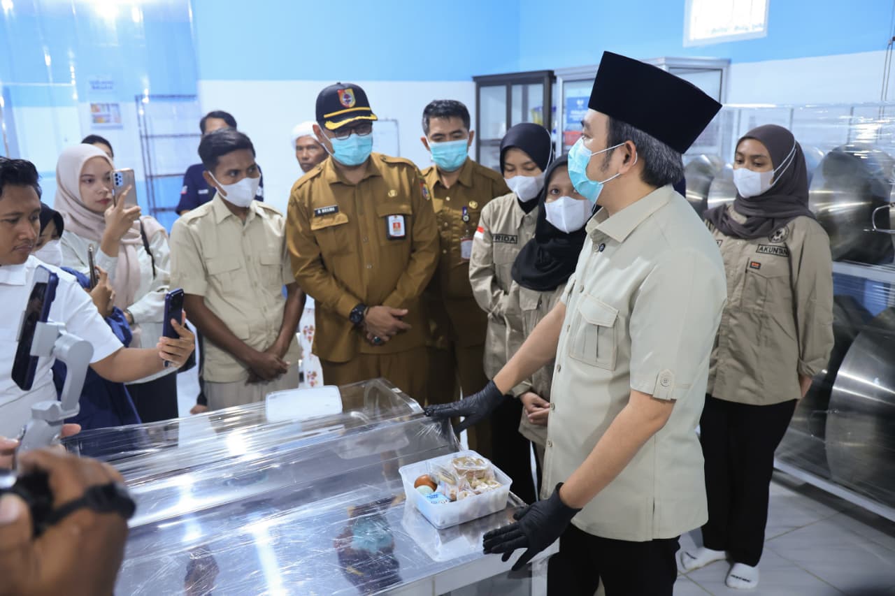Gus Fawait Tinjau SPPG Curahlele Balung Pastikan Program MBG Siap Dukung Gizi Anak dan Ekonomi Daerah