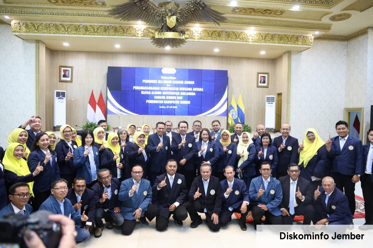 Gelar Pelantikan Pengurus IKA Unair Cabang Jember, Gus Fawait Ajak IKA Unair Jember Bersinergi Entaskan Kemiskinan dan Stunting