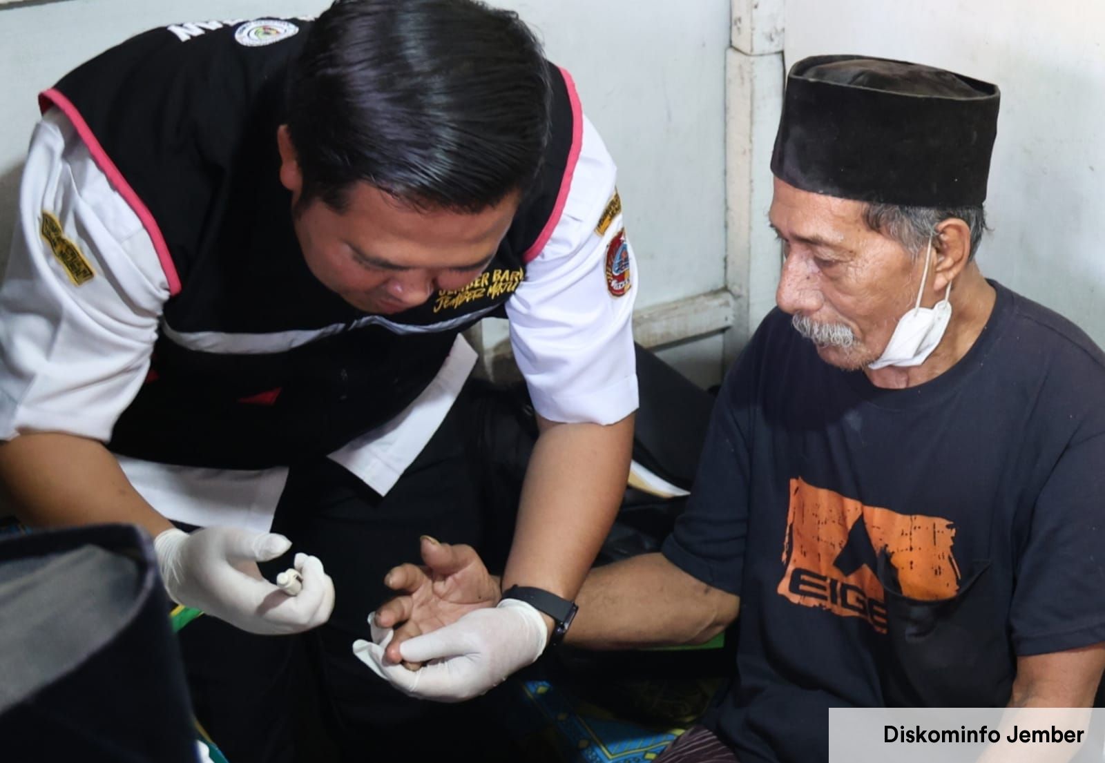 Bantu Pasien Stroke dan Parkinson, Warga Sumberbaru Apresiasi Program Homecare Pemkab Jember