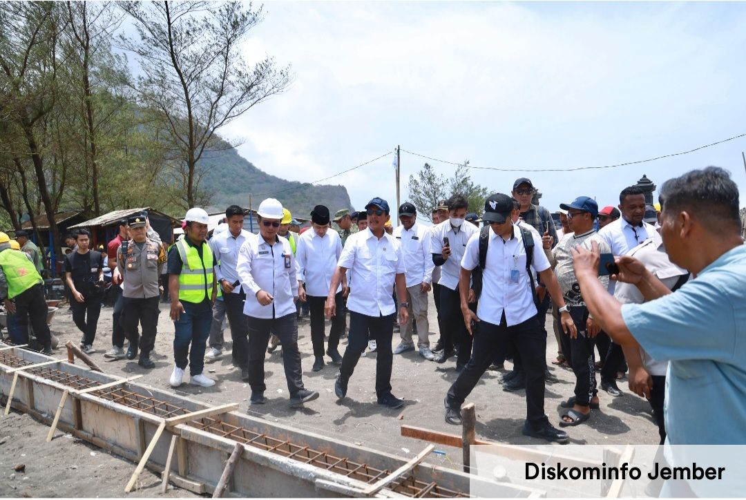 Menteri KKP Tinjau Pembangunan KNMP Jember, Dorong Percepatan untuk Pengentasan Kemiskinan Pesisir